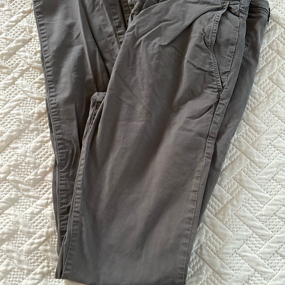 American Eagle Outfitters Men's Gray Chinos Size 30 X 36
